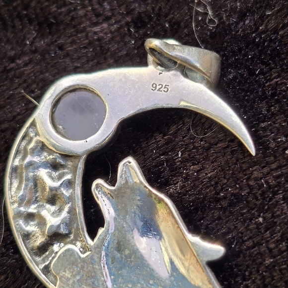 Sterling Silver and Rose Quartz Wolf Pendant - Picture 2 of 3